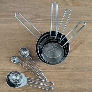 Stainless steel measuring cups